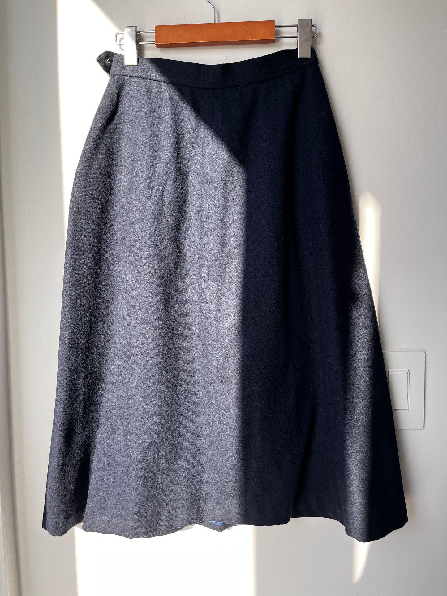Vintage Pleated Worsted Wool Midi Skirt with Pockets - Navy