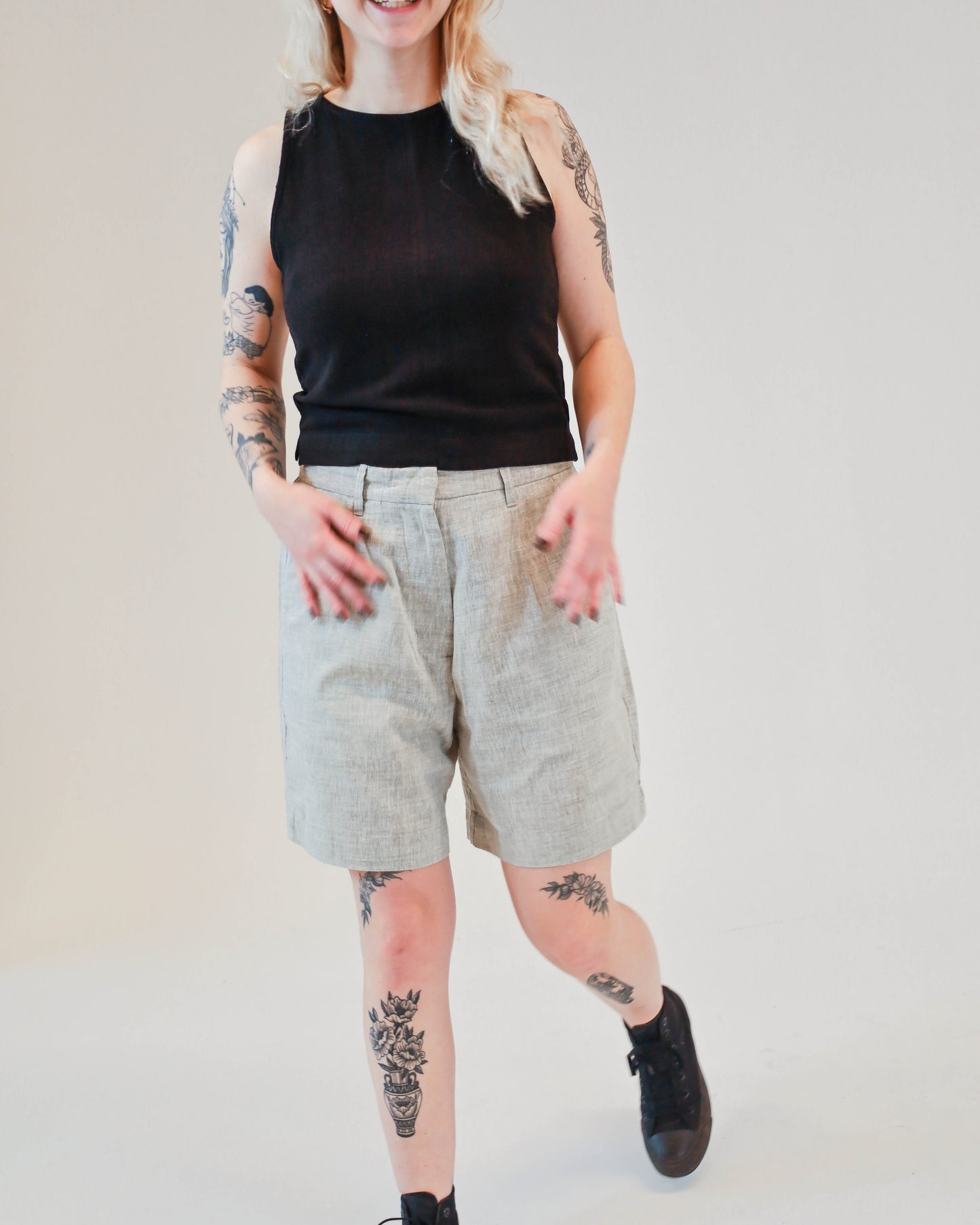 Maya Linen Shorts - Grey Green