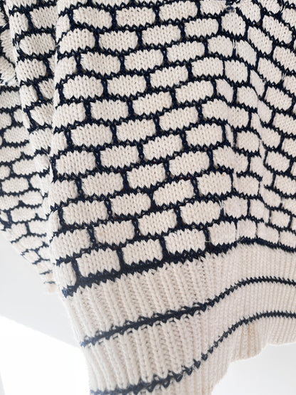 Vintage Eaton White Navy V-neck Jumper