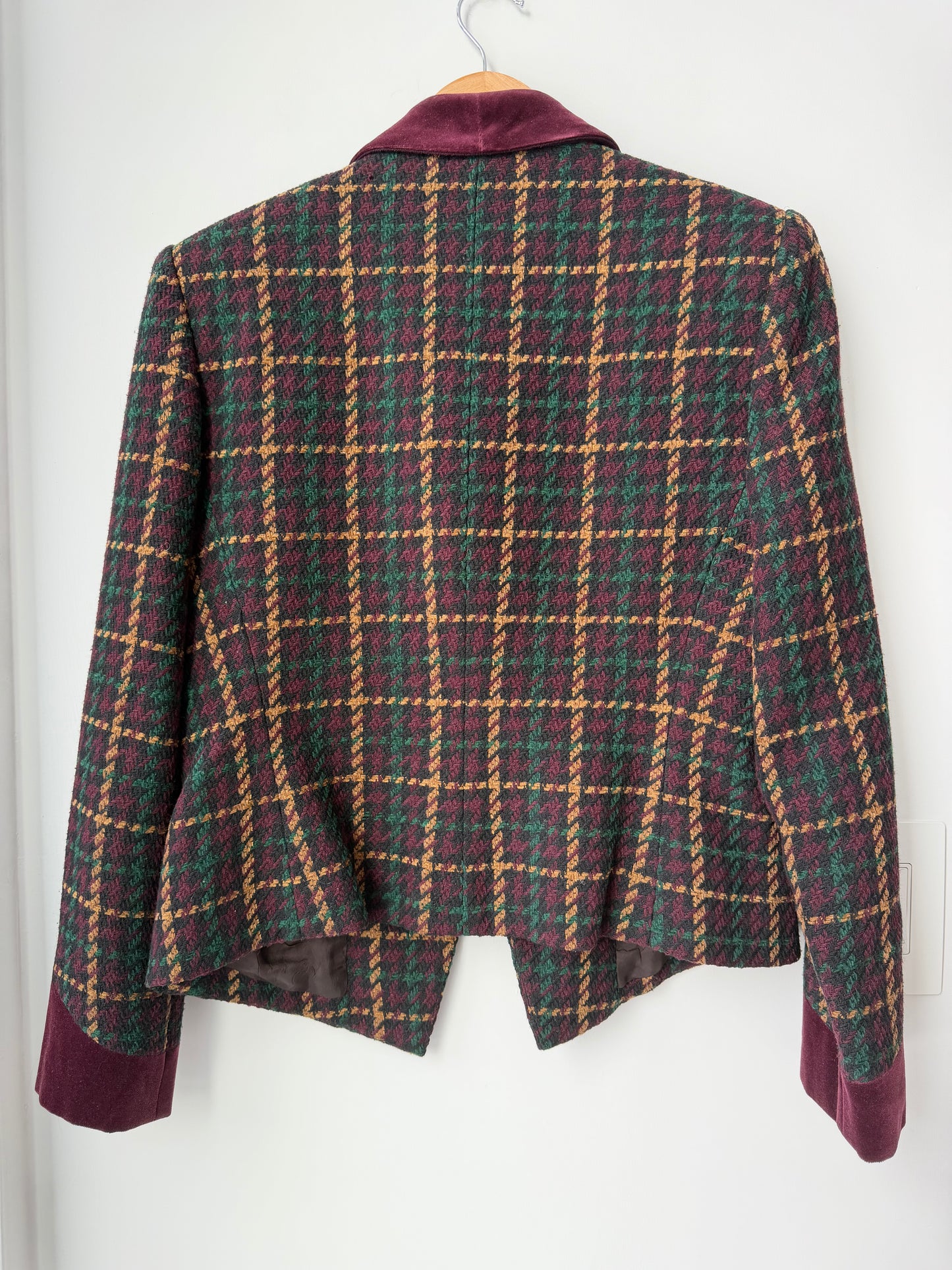 Vintage Kasper Tailored Women's
Plaid blazer