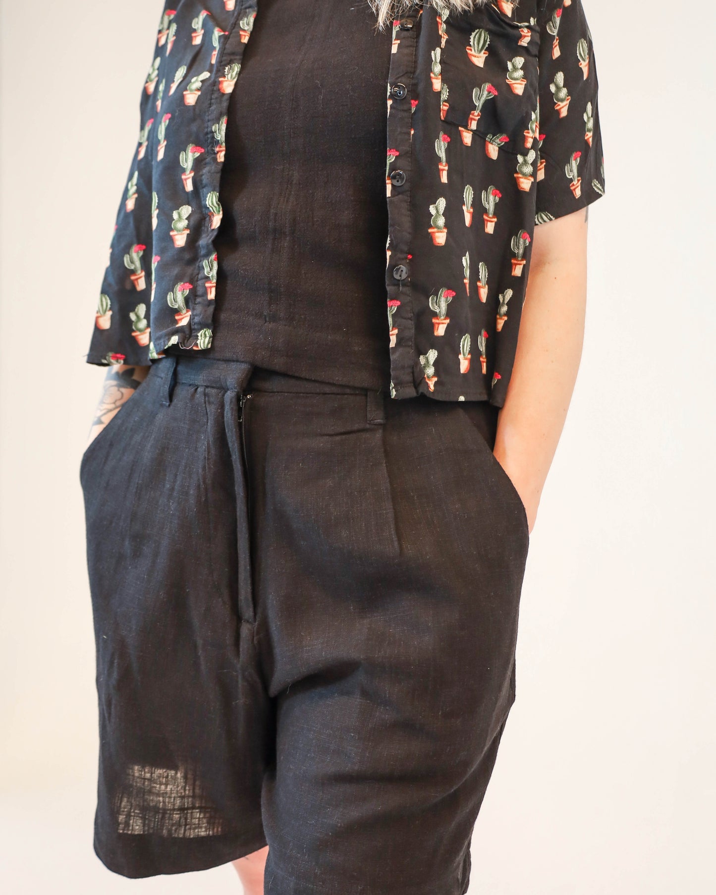 Maya Linen Shorts - Black/Noir