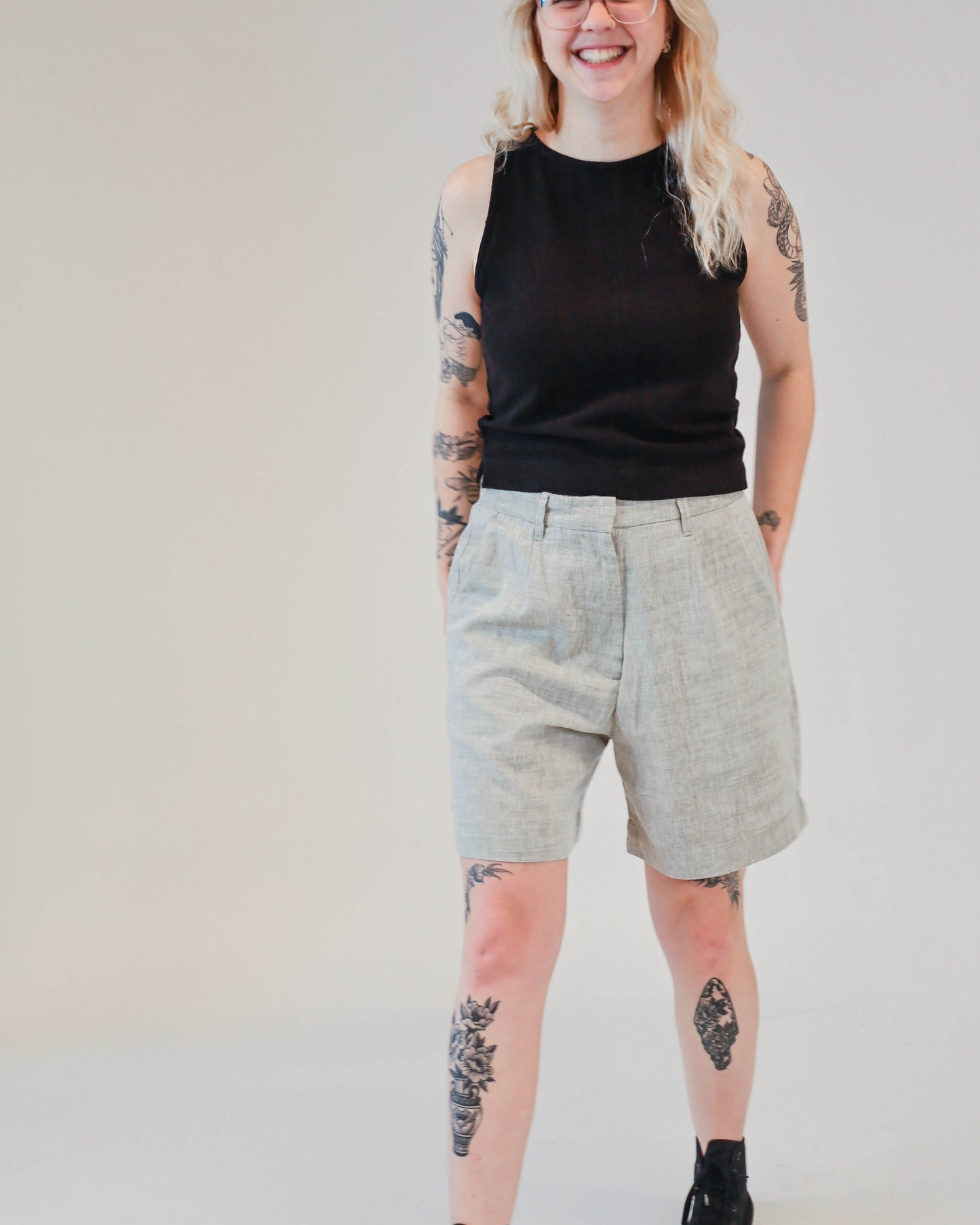 Maya Linen Shorts - Grey Green