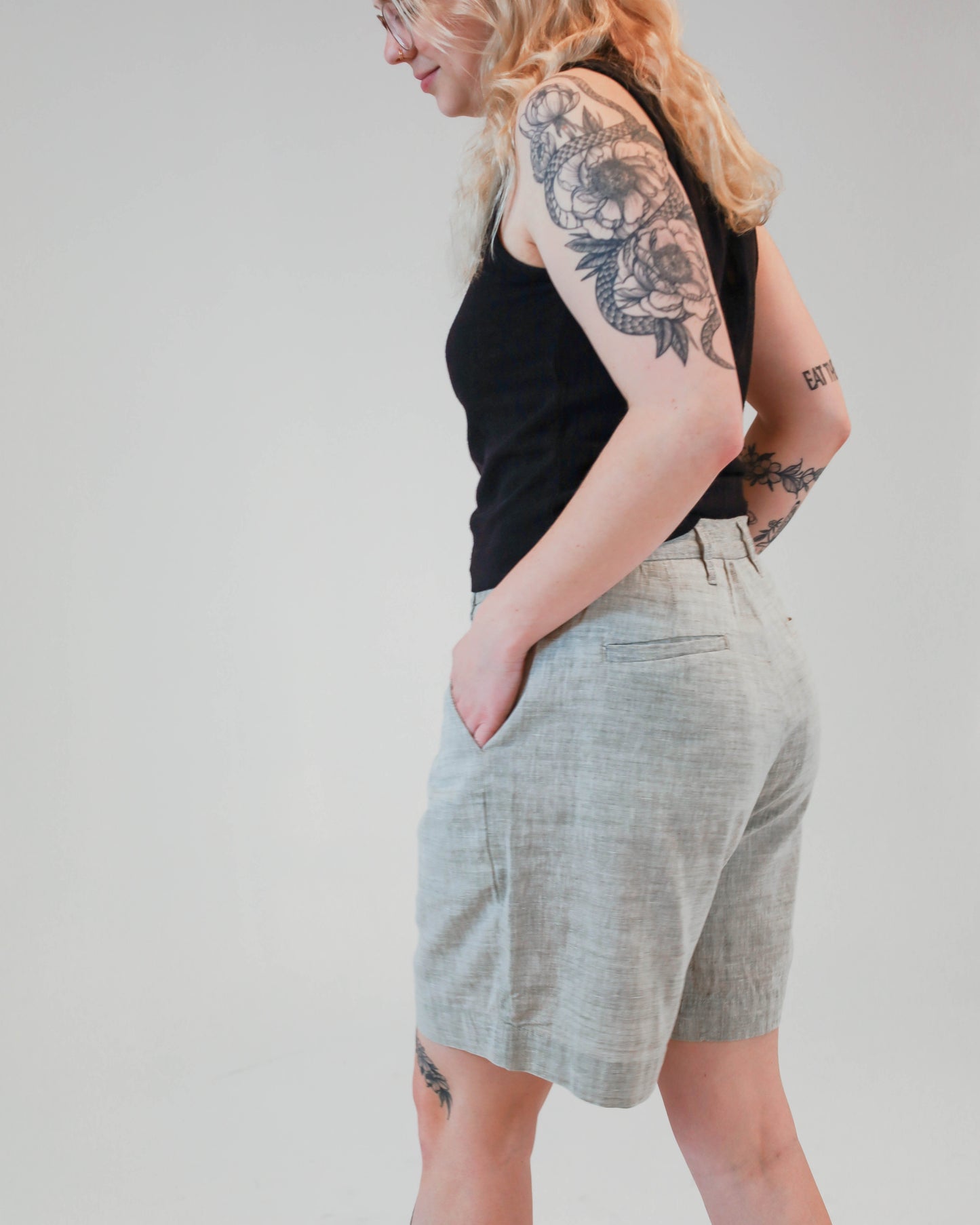 Maya Linen Shorts - Grey Green