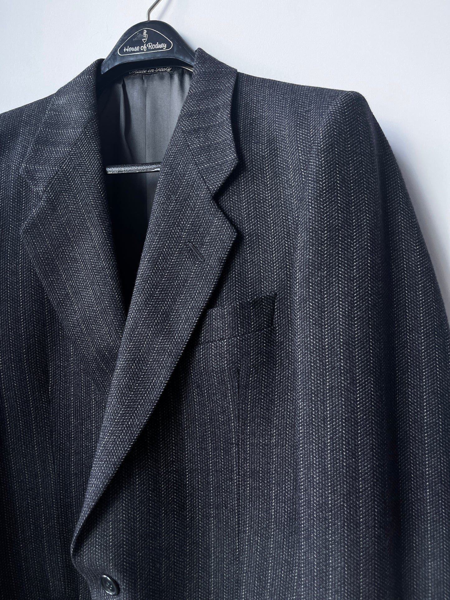 Vintage Giorgio Armani 2-piece Men’s Suit - 100% Wool in Colour Gray
